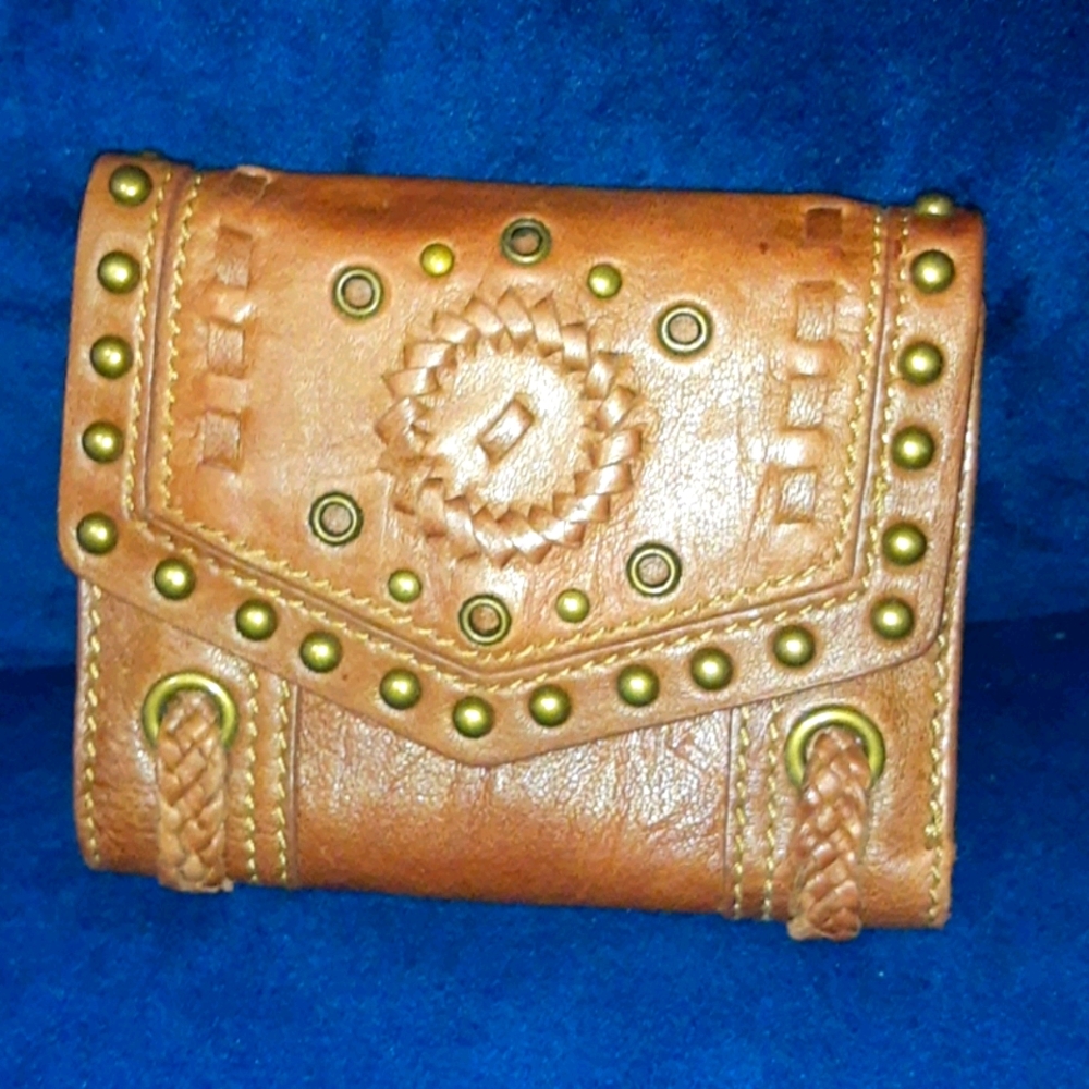 BETSEY JOHNSON TAN LEATHER GROMMET WALLET